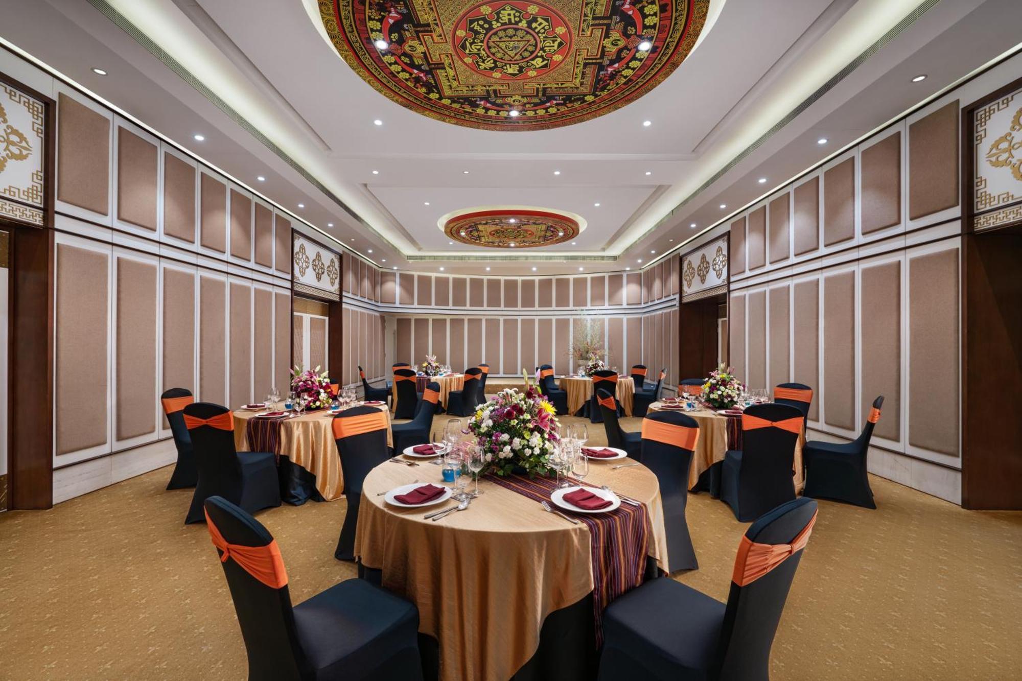 Yarkay Thimphu - Ihcl Seleqtions Hotel Exterior photo